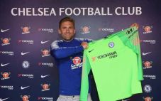 Chelsea Rekrut Rob Green...