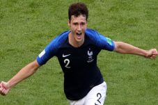 Gol Benjamin Pavard...