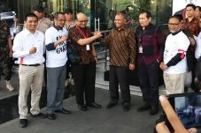 Abraham Samad Minta...