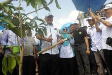 Dirancang Sejak 2010,...