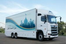 Mengintip Masjid Mobil...