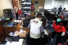 KPK Geledah Lima Lokasi...