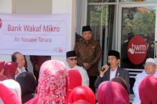 OJK Resmikan Bank Wakaf...