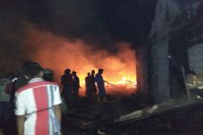 Api Mengamuk di Semarang,...