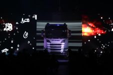 United Tractors Luncurkan...