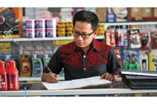 Satu Hari Rp300 Juta,...