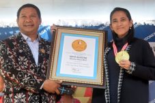 Maya Agustini, Ratu...