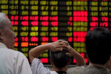 Bursa Asia Melemah Karena...