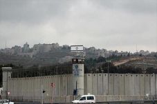 Ratusan Anak Palestina...