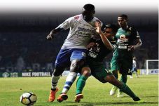 Lawan PS TIRA, Maung...