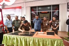 Kajati Kepri Resmikan...