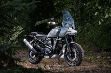 Keluar dari Pakem, Harley-Davidson...