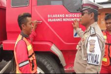 Ratusan Kendaraan Roda...