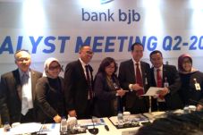 Tengah Tahun, Bank BJB...