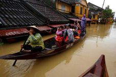 Banjir, 14.000 Keluarga...