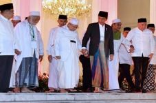Zikir di Istana Sukses,...