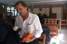Bule Jerman Pemilik...
