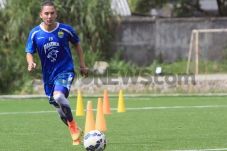 September, Kim Kurniawan...