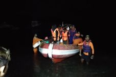 Kandas di Selat Bali,...