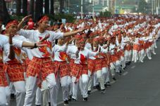 Anies Sebut Senam Massal...