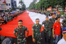 Bendera Sepanjang 117...