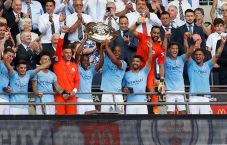 Manchester City Raih...