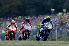 Rossi Tolak Rencana...