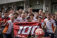 Lakoni Balapan ke-100,...