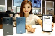 LG: Smartphone Q8 (2018)...