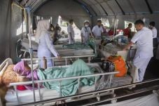 Gempa, 60 Mahasiswa...