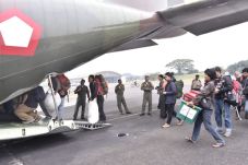 3 Pesawat Hercules C-130...