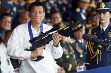 Duterte Ancam Polisi...