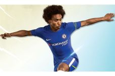 Pemain Chelsea Thibaut...