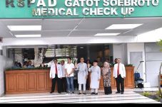 Periksa Kesehatan Capres-Cawapres,...