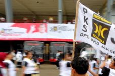 PKS Ajukan Aher dan...