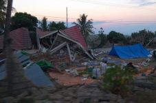 Dampak Gempa Lombok:...