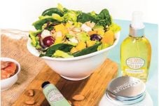 Segar Kreasi Salad Almond...