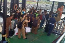 Kapal SB Putra Kepri...
