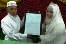 Pasangan Unik, Saham...