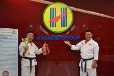 Juara Dunia Karate Dapat...