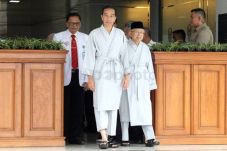Prabowo-Sandi Enggan...