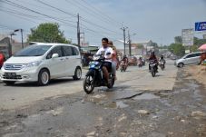 Pembebasan Lahan Jadi...