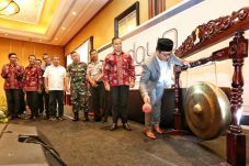 Ridwan Kamil Tantang...