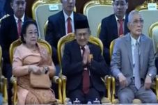 Megawati Hadiri Sidang...