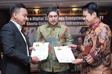 Dengan Aplikasi Digital...
