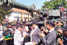 Pasarkan Medium Tank,...