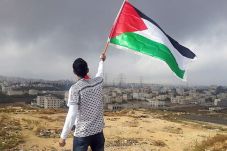 PLO Ancam Tangguhkan...