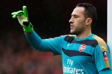 Kiper Arsenal Pindah...