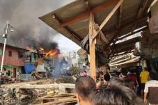 Padamkan Api di Taman...