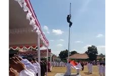 Aksi Heroik Serma Timbul...
